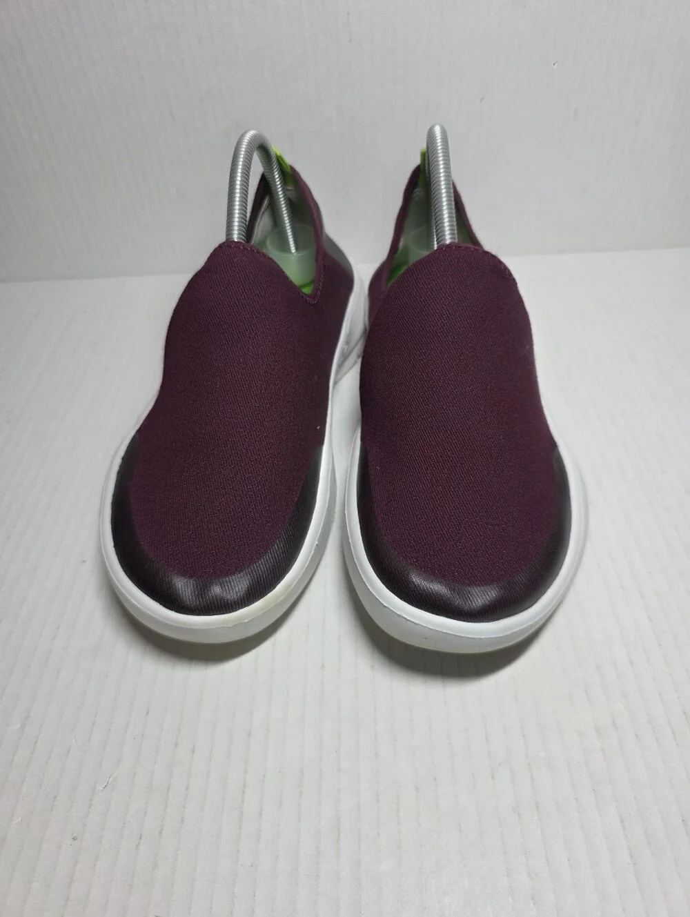 Oofos Oomg Low Women's Size 9 Slip On Shoes Maroon